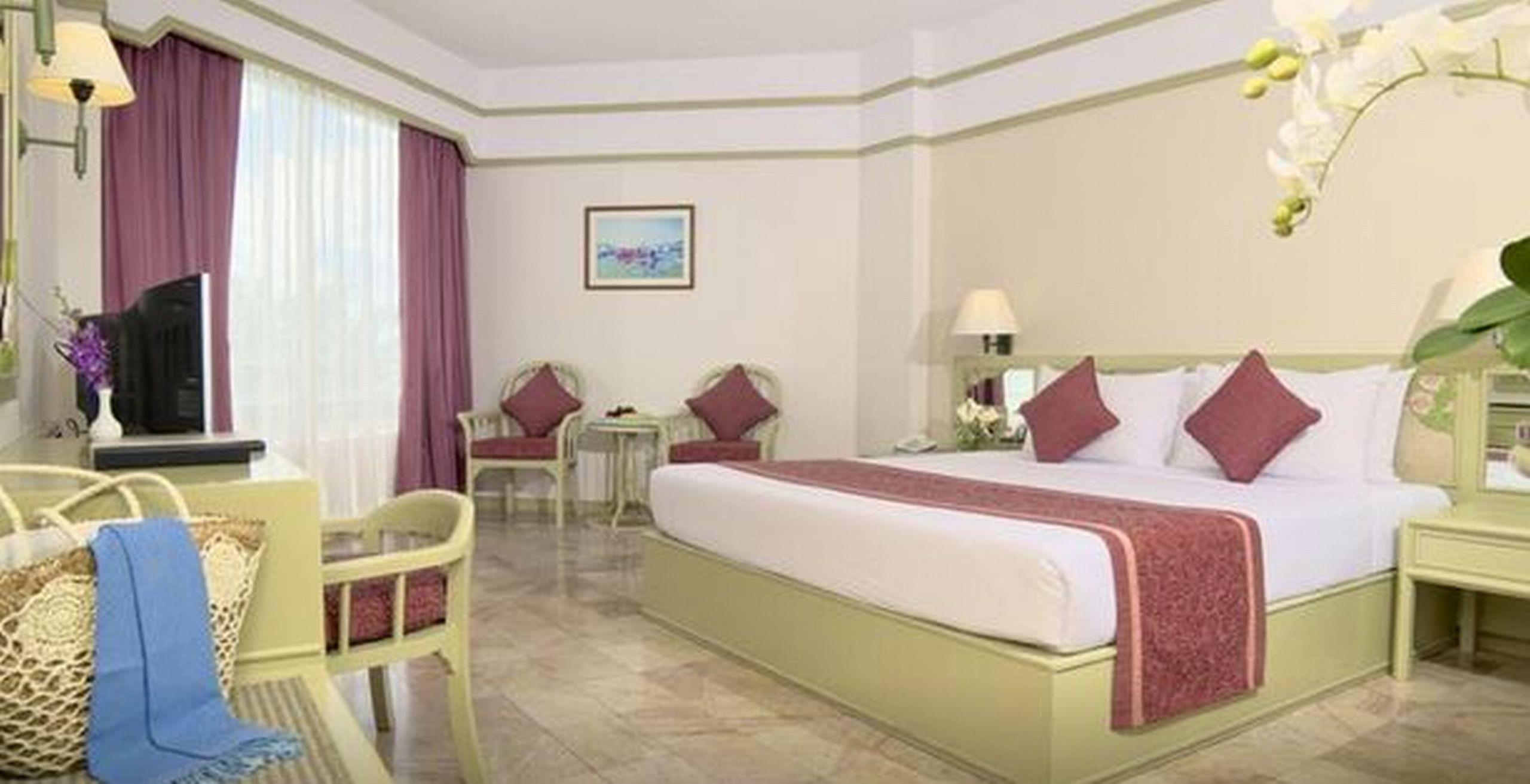 Cholchan Pattaya Beach Resort - Sha Extra Plus Εξωτερικό φωτογραφία A room at the hotel