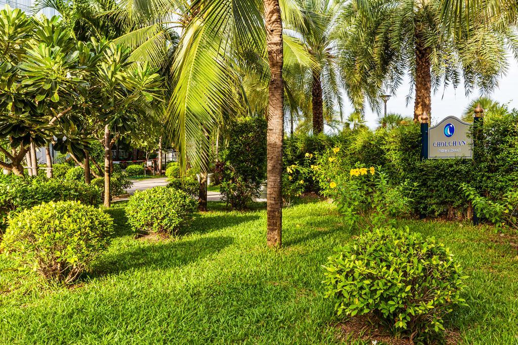 Cholchan Pattaya Beach Resort - Sha Extra Plus Εξωτερικό φωτογραφία View of the campus