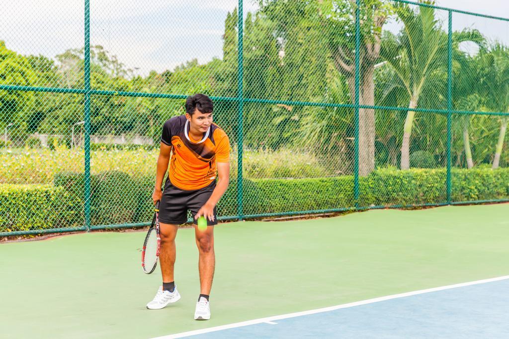 Cholchan Pattaya Beach Resort - Sha Extra Plus Εξωτερικό φωτογραφία Tennis