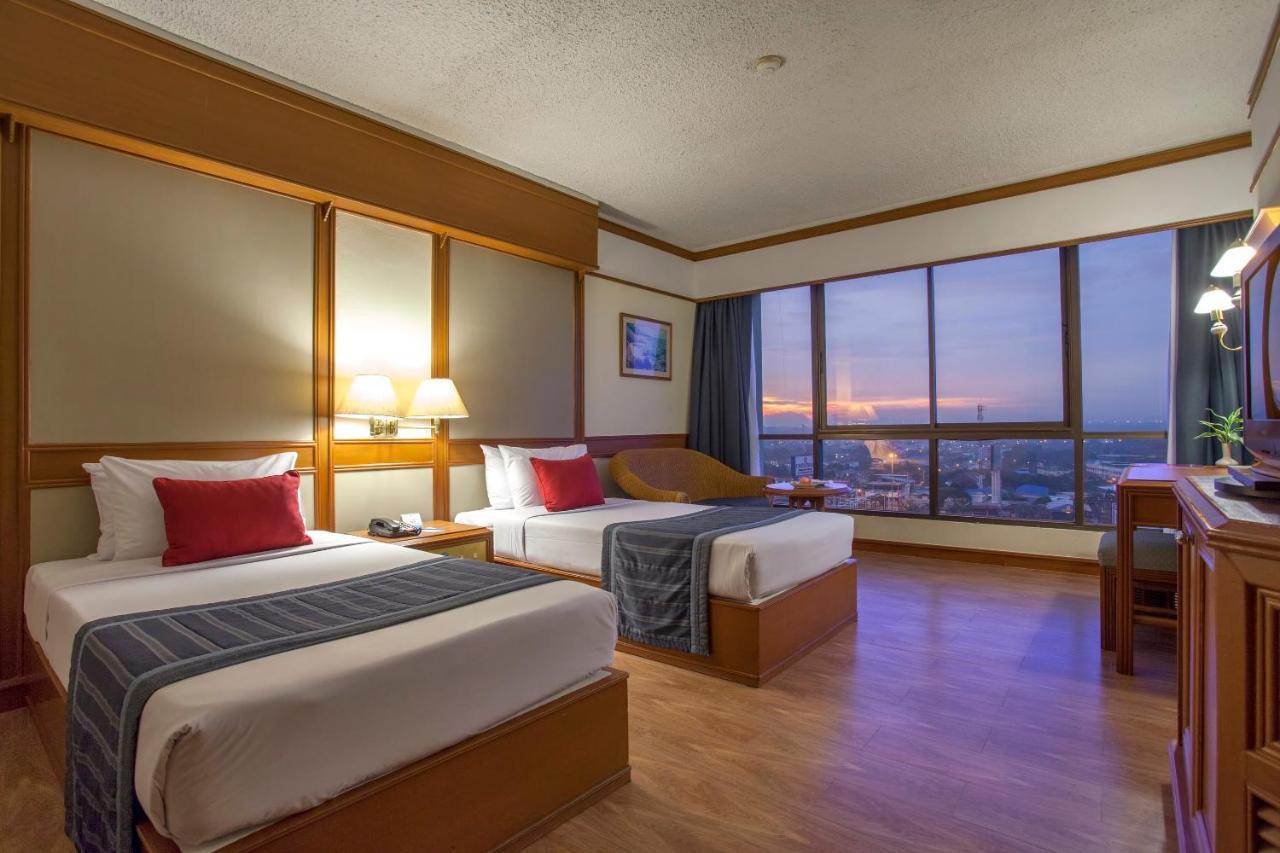 Cholchan Pattaya Beach Resort - Sha Extra Plus Εξωτερικό φωτογραφία Deluxe Room